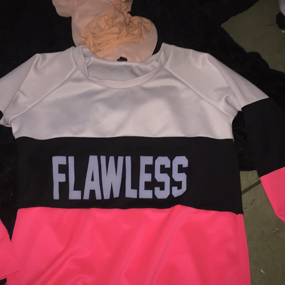Flawless crew neck